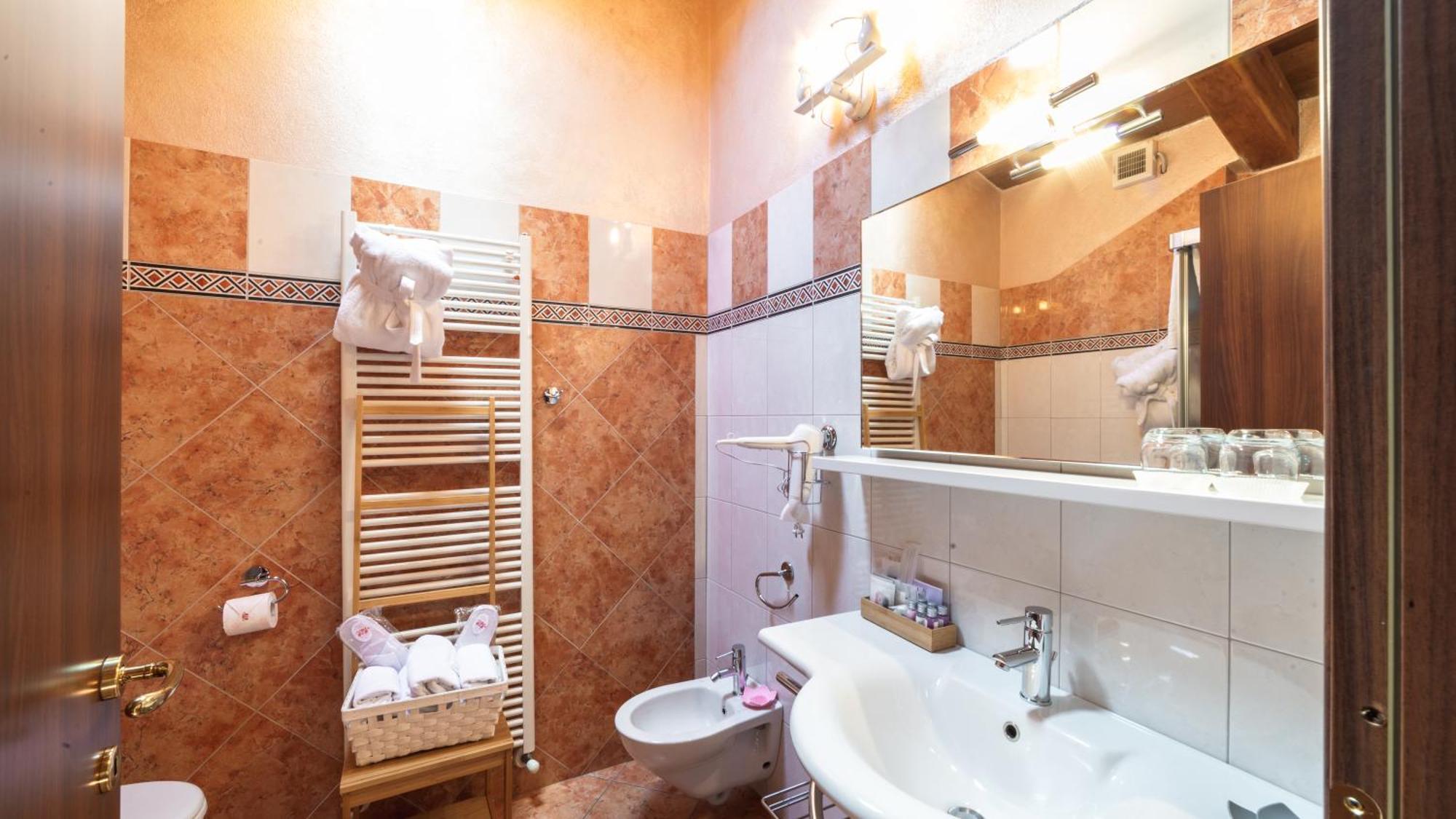 Da Fabiana Bed & Breakfast Bossolasco Luaran gambar